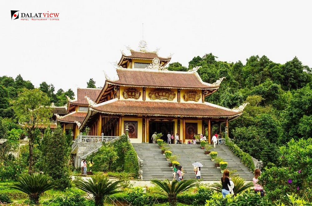 Thiền Viện Trúc Lâm không chỉ được chiêm bái kiến trúc độc đáo, tìm hiểu về Phật giáo mà còn có cơ hội hòa mình vào thiên nhiên tươi đẹp